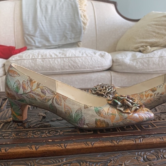 Multicolor Floral Heels by - Picture 3 of 7